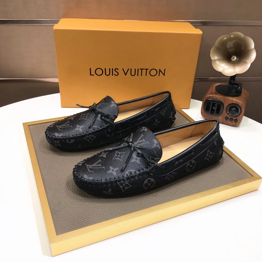 Men's men's shoes 💰420💰 [LV Doudou shoes] (water-dyed cowhide lining) new model is on the market, available on the official website. The new Doudou shoes are processed into single-color materials, and the uppers are made of imported special materials. The body of the shoe is fully hemmed with mark thread, and is lined with imported original cowhide leather. The elegant shoe shape is super suitable for all-matching, and the size is 38-44.